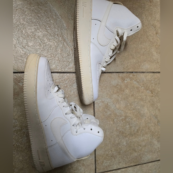 Mens White High-Top Air Force Ones Size 11 - Picture 2 of 9